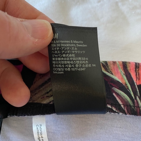 H&M Women's Tropical Print Pull-On Mini‎ Skirt Size Medium - Picture 6 of 11